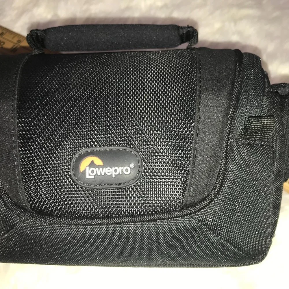 Lowepro padded small camera / portable gps bag